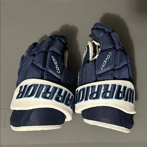 Warrior Junior Icemen size 12 Covert Blue and White Gloves